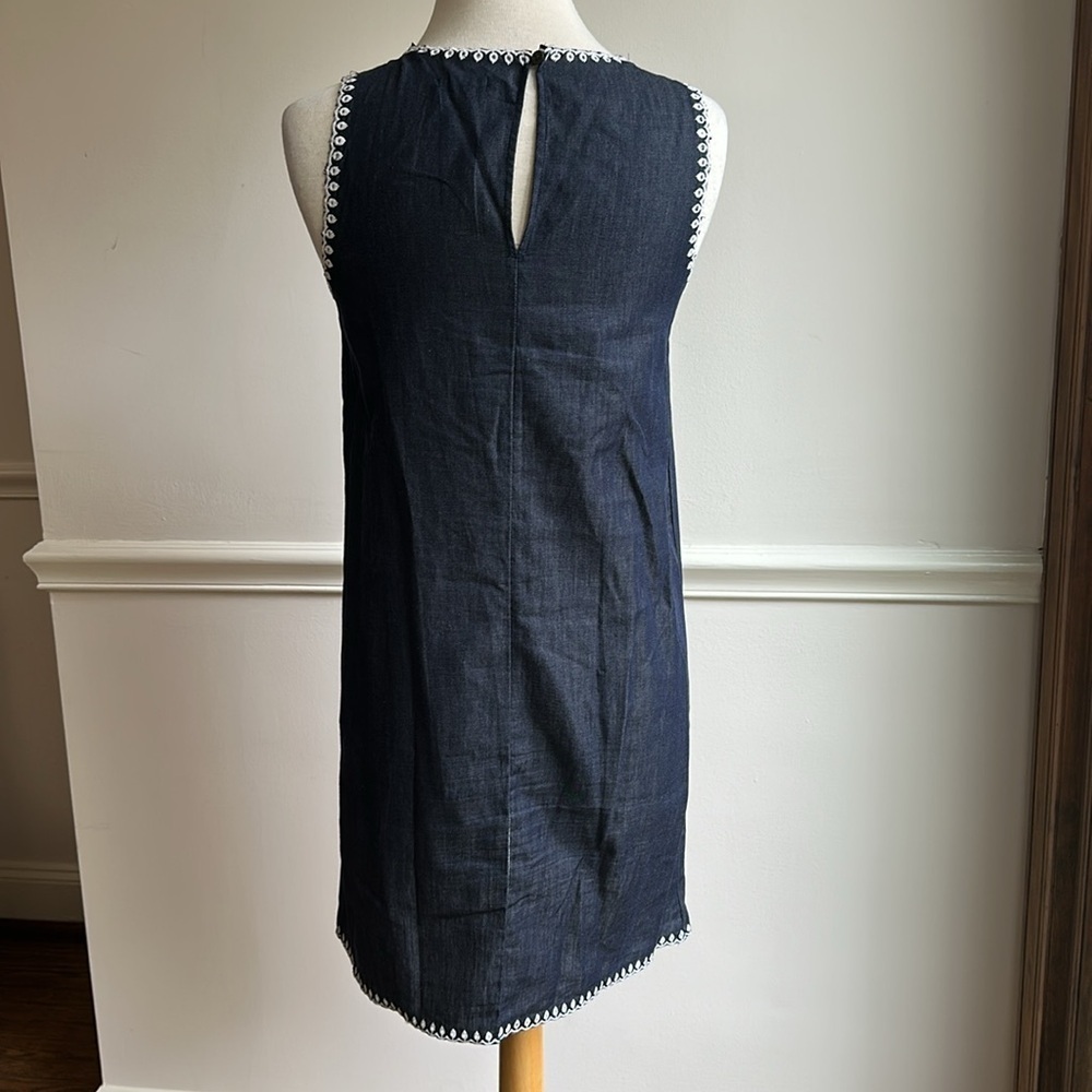 Ann Taylor Embroidered Sleeveless Shift Dress Floral Chambray Size 0 EUC - Picture 6 of 8